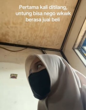 Warga ditilang polisi. (TikTok)
